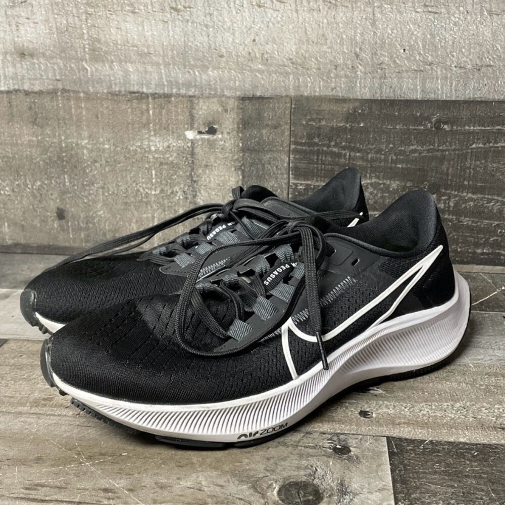 Nike Womens Air Zoom Pegasus 38
CW7358-002 Black White Running Shoes size 8
